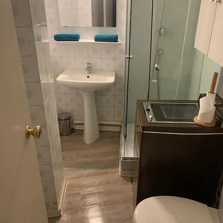 Vieille D De 1 A 4 Pers A 300m Du Port Et A 15 Mn De Laeroport Proches De Belles Plages Et Ttes Commodites A Proximite Apartmán