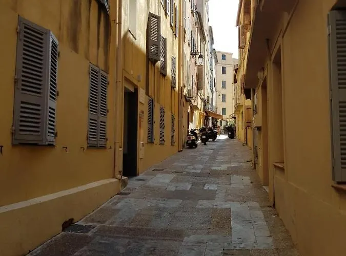 Old Town Ajaccio: Port-side Retreat * Ajaccio (Corsica)